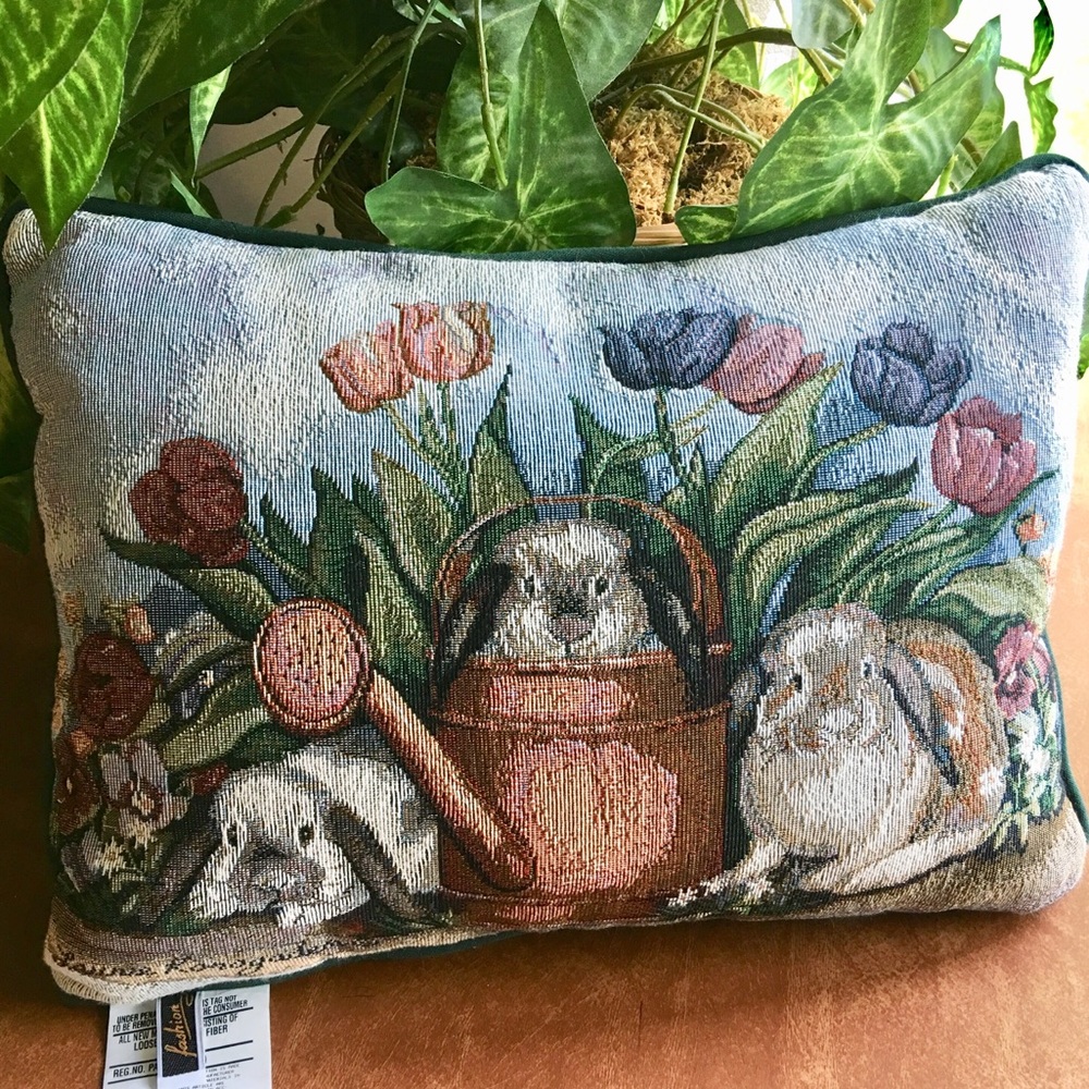 Fashion Decorative Pillow "Gardeners Helpers"